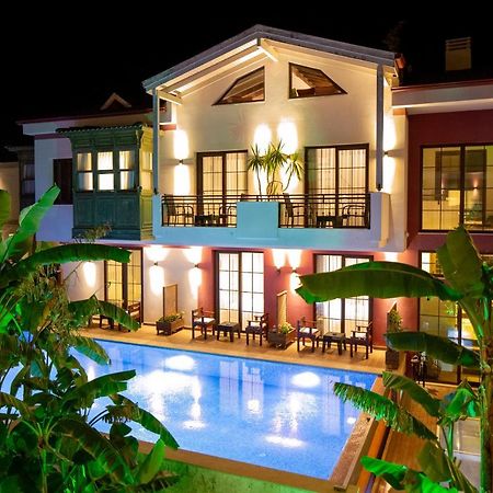 Cesmekes Otel المظهر الخارجي الصورة